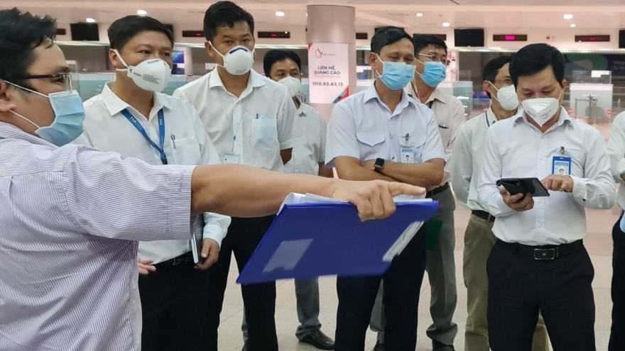 Xét nghiệm nhanh hành khách nhập cảnh tại sân bay Tân Sơn Nhất từ 1/1